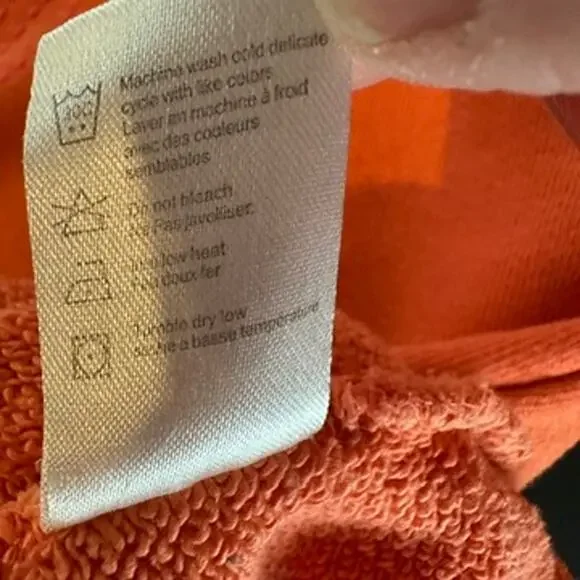 Evereve Sweatshirt Womens SMALL Embroidered Heart Preppy Academia Classiccore - Picture 10 of 11